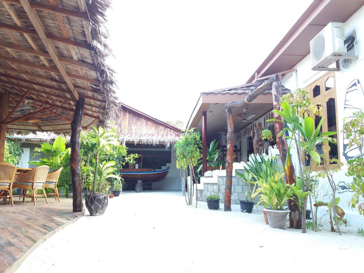 Alvi Star Inn Thulhaadhoo Exterior foto